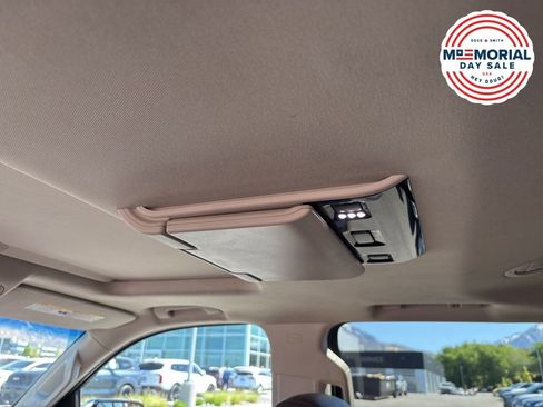 Used 2015 Chevrolet Tahoe LTZ AWD/4WD image 16