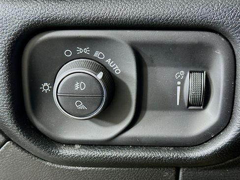 Used 2022 RAM 1500 Big Horn AWD/4WD image 17