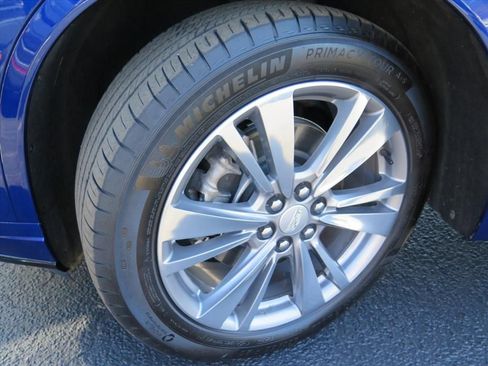 Used 2025 Cadillac XT6 Premium Luxury image 25