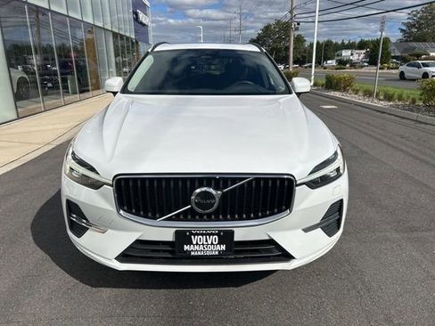 Certified 2022 Volvo XC60 B5 Momentum w/ Climate Package image 7