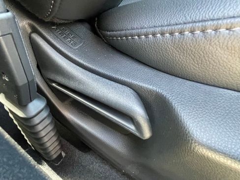New 2026 Honda HR-V EX-L image 12