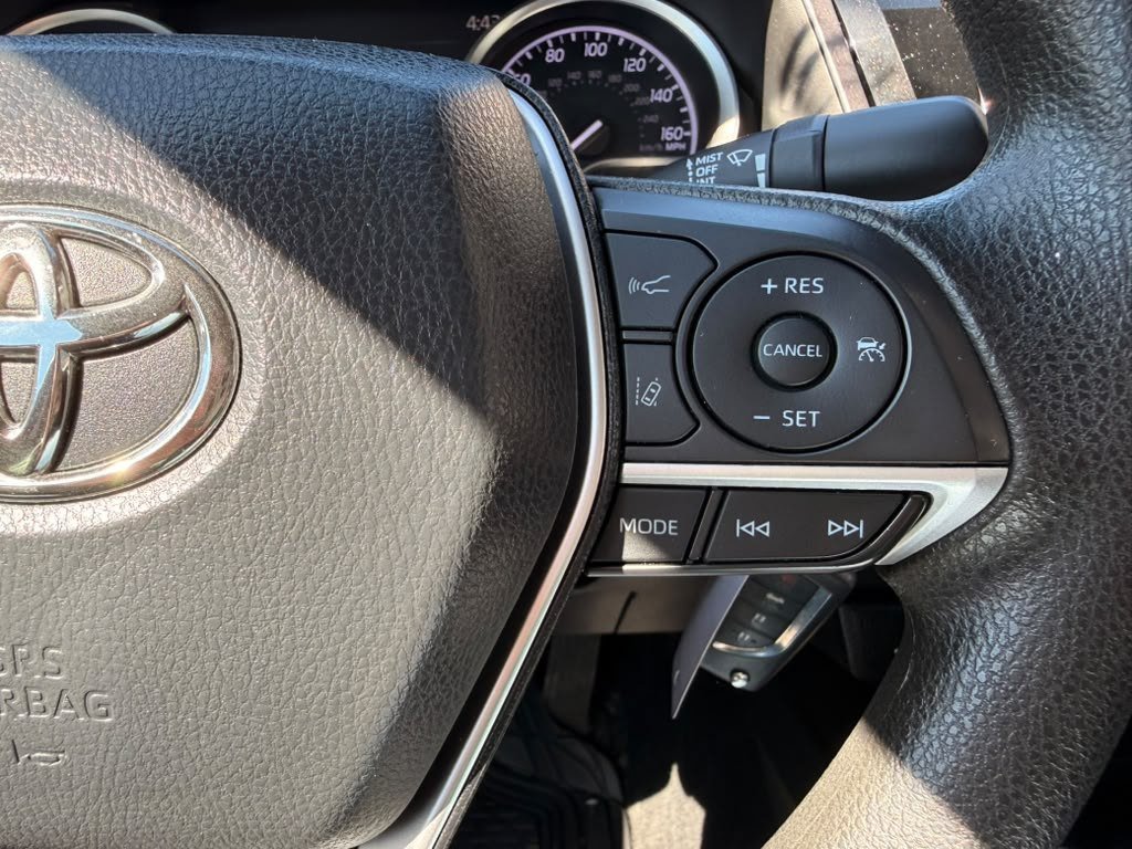 Used 2021 Toyota Camry LE AWD/4WD image 37