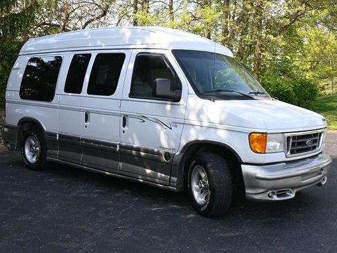 Used 2006 Ford E-150 and Econoline 150 RWD image 4