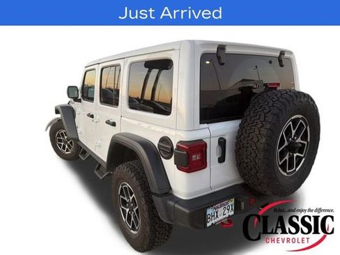Used 2024 Jeep Wrangler Unlimited Rubicon w/ Convenience Group image 17