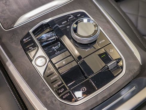 Used 2025 BMW X5 xDrive50e w/ Executive Package image 19