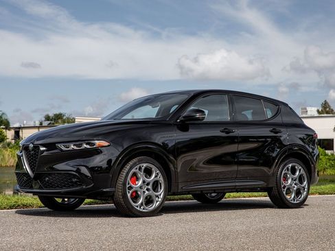 New 2025 Alfa Romeo Tonale w/ Premium Package image 13