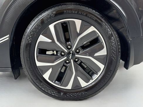 Used 2024 Kia EV6 Light RWD image 8