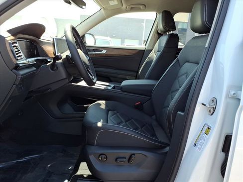 New 2026 Volkswagen Atlas SE image 10