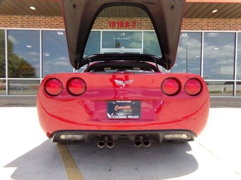 Used 2005 Chevrolet Corvette Coupe w/ Preferred Equipment Group RWD image 11