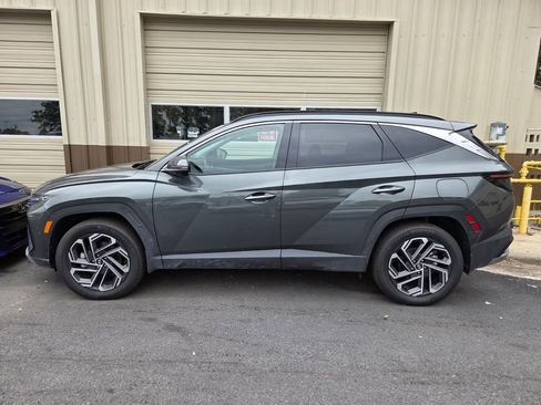 Used 2025 Hyundai Tucson Limited AWD/4WD image 2