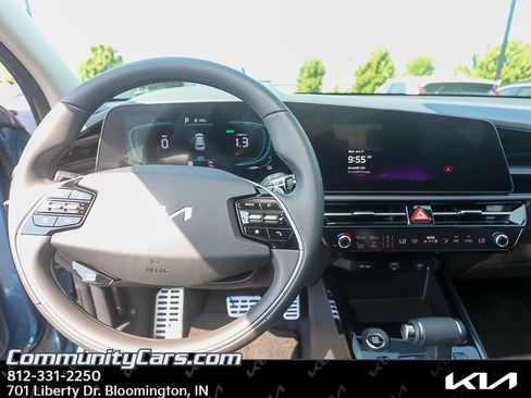 Certified 2025 Kia Niro EX Touring FWD image 10