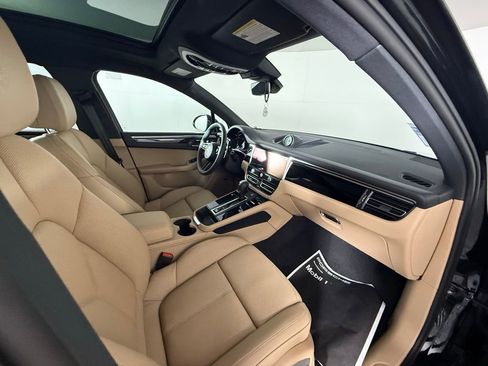New 2025 Porsche Macan image 19