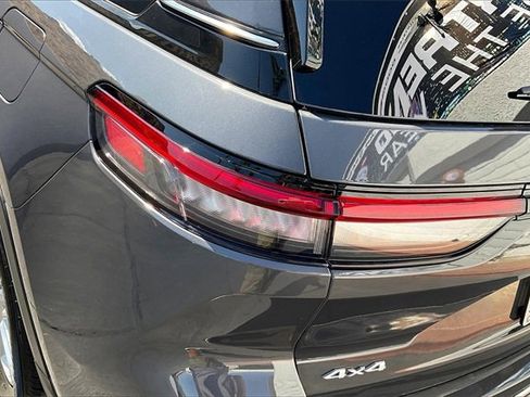 New 2025 Jeep Grand Cherokee Laredo X w/ Luxury Tech Group I image 12