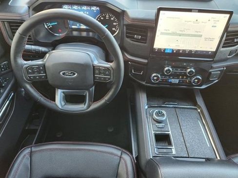 Used 2022 Ford Expedition Limited image 27