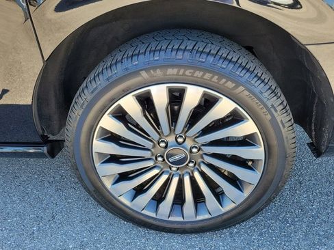Certified 2020 Lincoln Navigator L Reserve w/ Luxury Package image 10