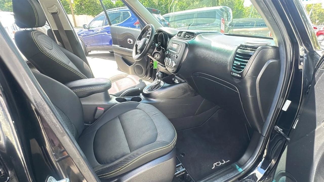 Used 2016 Kia Soul + FWD image 33
