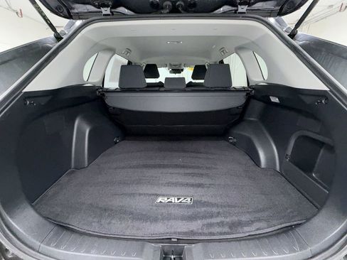 Used 2019 Toyota RAV4 LE w/ Carpet Mat Package image 16