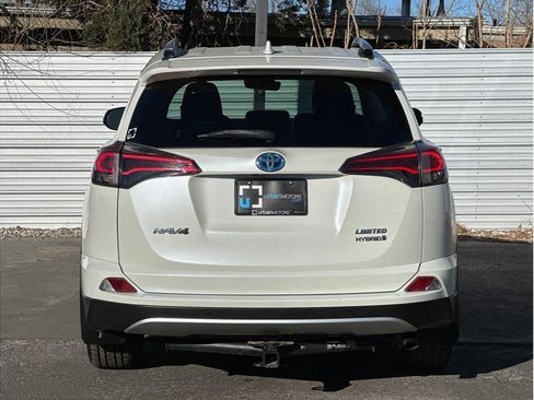 Used 2016 Toyota RAV4 Limited image 11