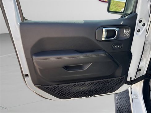 Used 2021 Jeep Wrangler Unlimited Sahara w/ Uconnect 4C Nav & Sound Group image 6