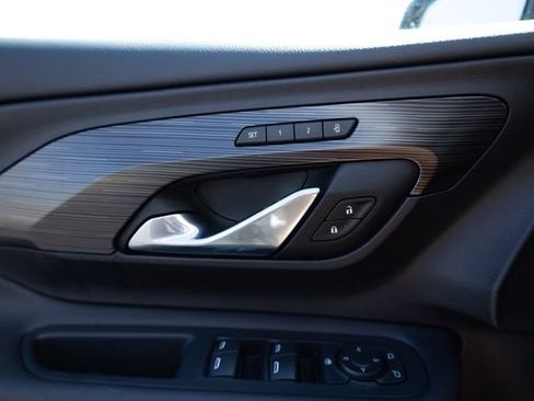 Used 2021 GMC Terrain SLT w/ Elevation Edition image 18