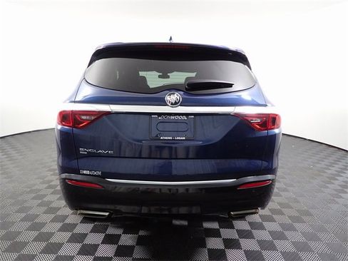 Used 2022 Buick Enclave Essence image 12