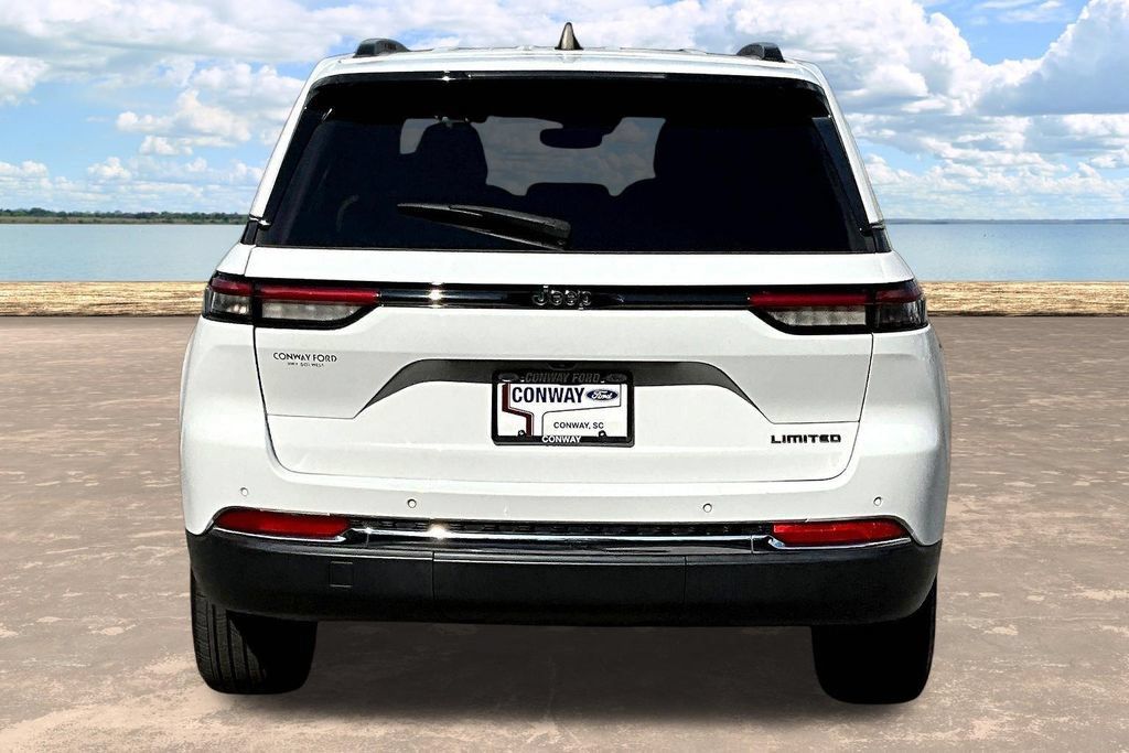 Used 2023 Jeep Grand Cherokee Limited RWD image 7