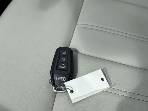 Used 2025 Audi Q5 Premium Plus AWD/4WD image 32