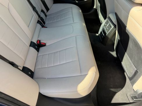 Used 2020 BMW 330i xDrive 330i xDrive Sedan image 23