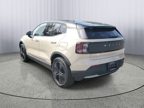 New 2026 Volvo EX30 Cross Country Ultra image 2
