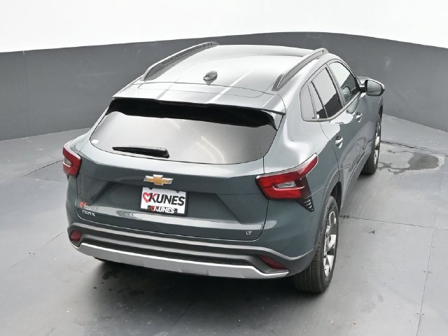 Used 2025 Chevrolet Trax LT FWD image 34