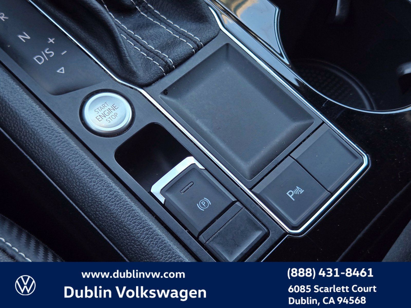Certified 2023 Volkswagen Atlas Cross Sport SE w/ Black Wheel Package FWD image 18