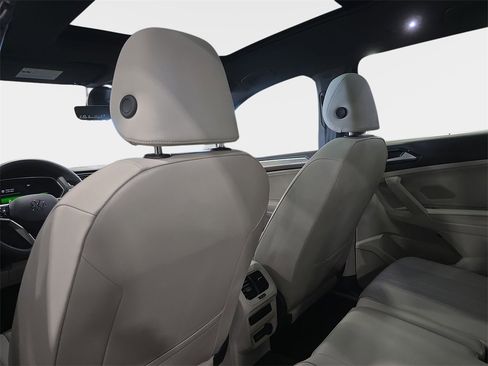 Used 2024 Volkswagen Tiguan SE R-Line image 13