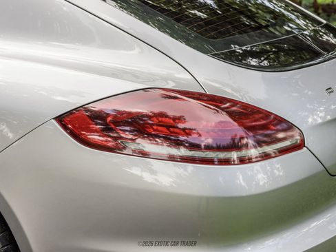 Used 2016 Porsche Panamera GTS AWD/4WD image 94