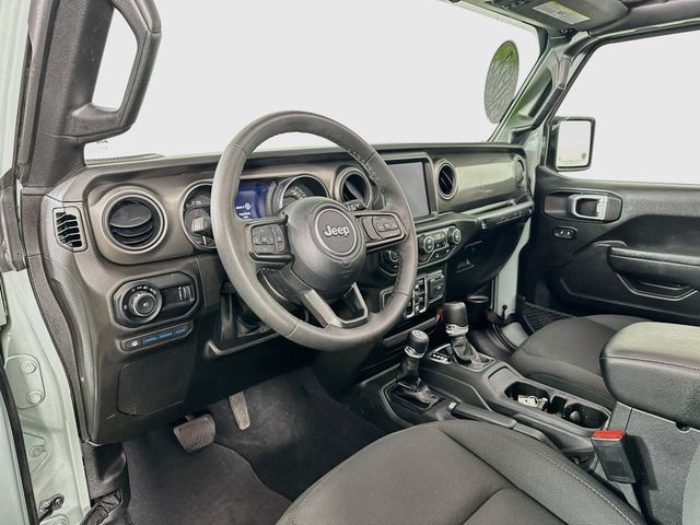 Used 2023 Jeep Wrangler Unlimited w/ Sun & Screen Package AWD/4WD image 21