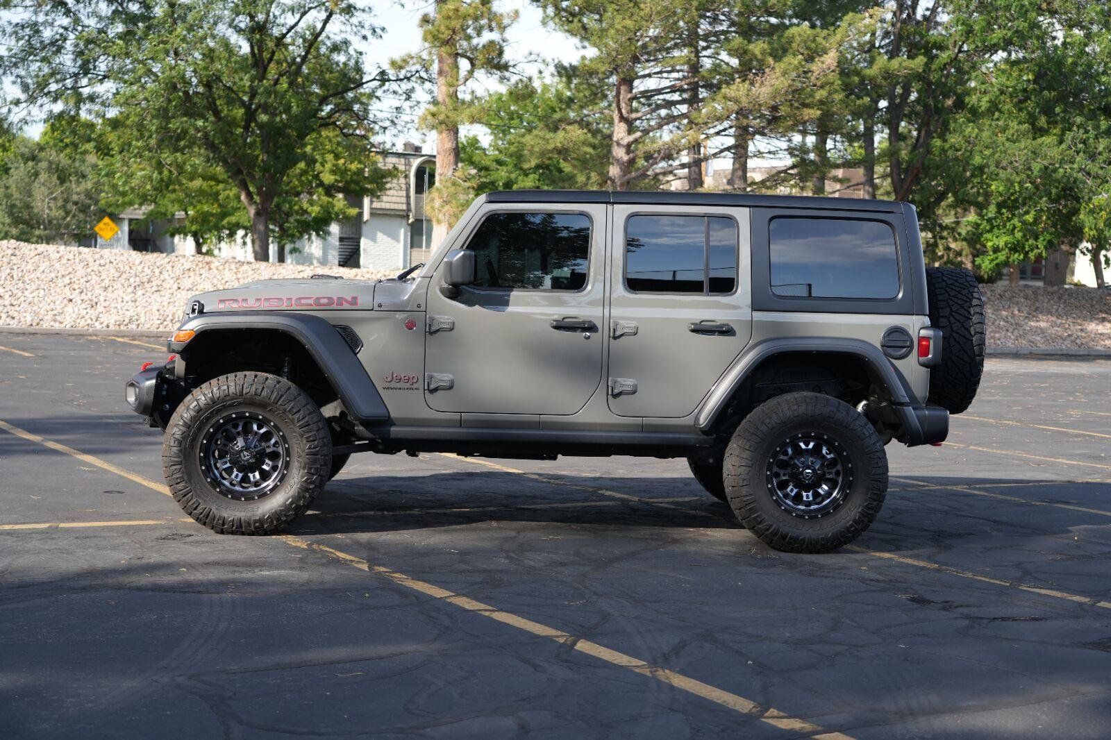 Used 2023 Jeep Wrangler Unlimited Rubicon AWD/4WD image 2