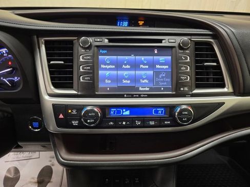 Used 2019 Toyota Highlander XLE image 20