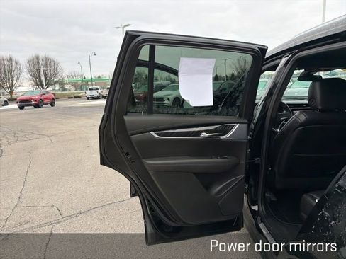 Used 2025 Cadillac XT6 Premium Luxury image 27