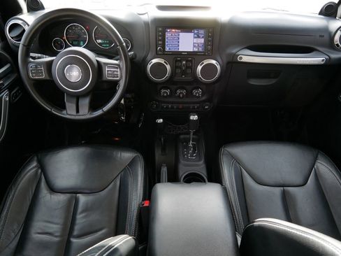 Used 2013 Jeep Wrangler Unlimited Rubicon w/ Dual Top Group image 14