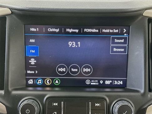 Used 2024 GMC Terrain Denali w/ Denali Premium Package AWD/4WD image 17