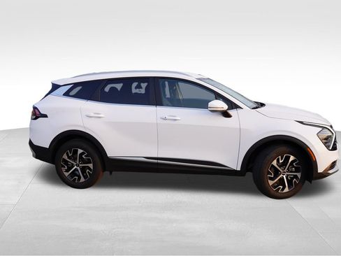 Used 2024 Kia Sportage EX AWD/4WD image 2