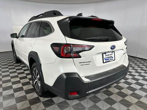 Used 2025 Subaru Outback Premium AWD/4WD image 8