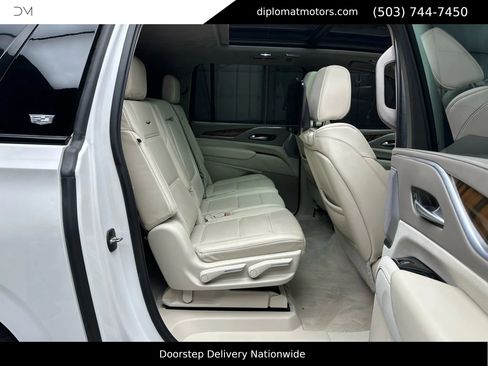 Used 2022 Cadillac Escalade ESV Sport Platinum w/ LPO, ONYX Package image 22