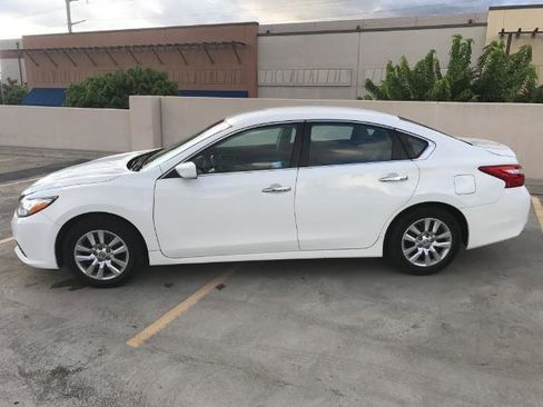 Used 2016 Nissan Altima 2.5 S w/ Power Driver Seat Package image 2