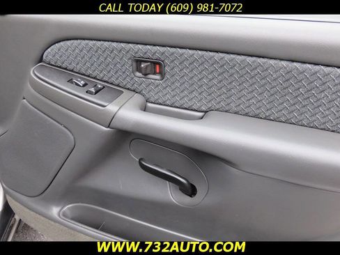 Used 2004 Chevrolet Avalanche 4x4 image 31