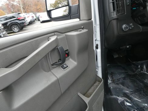 Used 2021 Chevrolet Express 2500 w/ Driver Convenience Package image 14