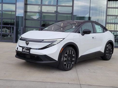 New 2026 Nissan Leaf Platinum+ w/ Cargo Package (Platinum+) image 1