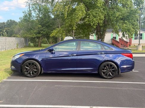 Used 2011 Hyundai Sonata SE w/ Navigation & Sunroof Pkg 4 FWD image 5
