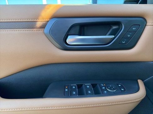 New 2026 Nissan Armada SL w/ Captain's Chari Seat Package image 23