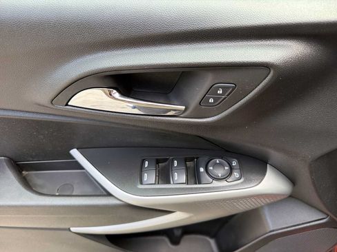 Certified 2024 Chevrolet Trax RS FWD image 24
