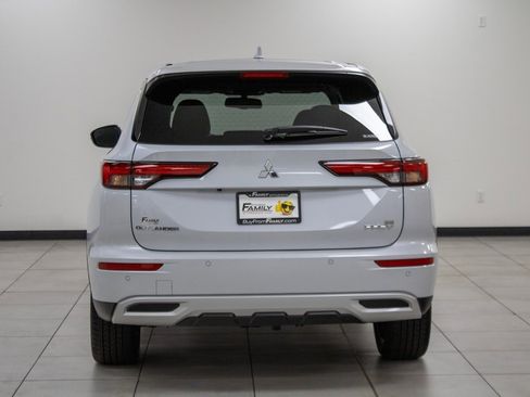 Used 2023 Mitsubishi Outlander SEL image 10